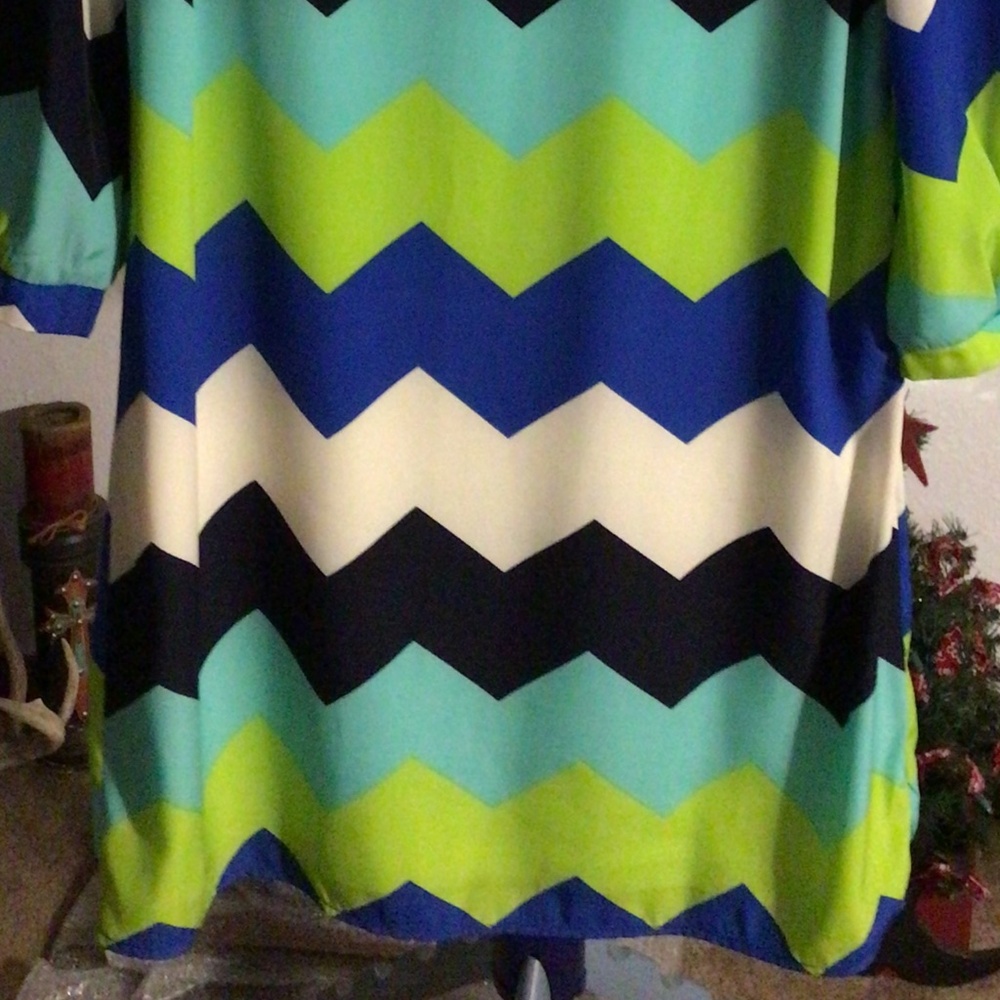 Multi-Color Chevron Pattern Dress - image 3